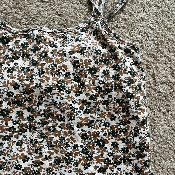 Gloria Vanderbilt Flower tank - Picture 2 of 5